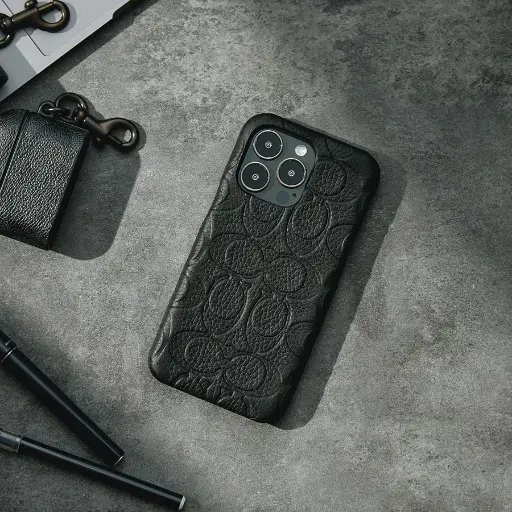 [CIPH-131-BLKEB] 【COACH】 iPhone 14 Pro 精品真皮手機殼-黑色經典大C